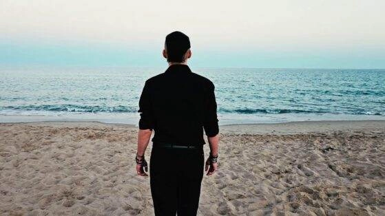 Gazing At The Sea (Official Music Video)